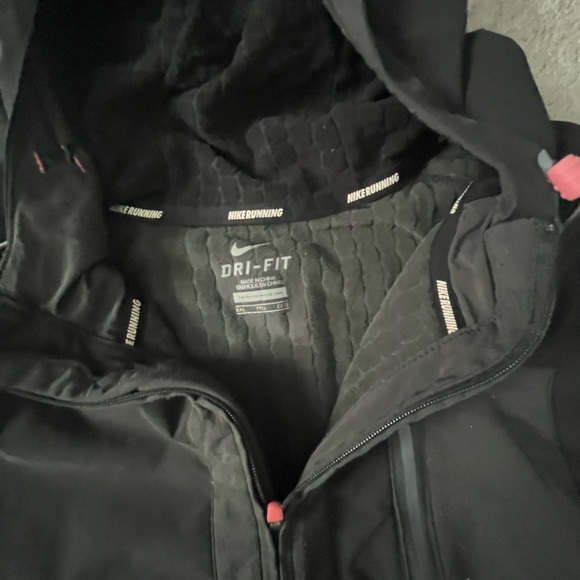 Women’s Nike light jacket - Picture 2 of 3